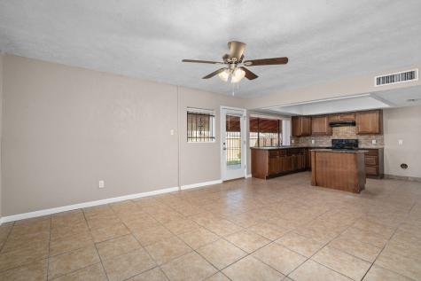 5631 W Ridgecreek Circle Houston TX 77053