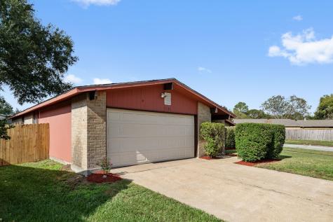 5631 W Ridgecreek Circle Houston TX 77053