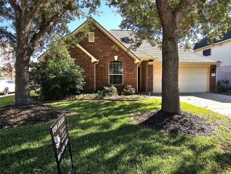 2210 Lakewind Lane League City TX 77573