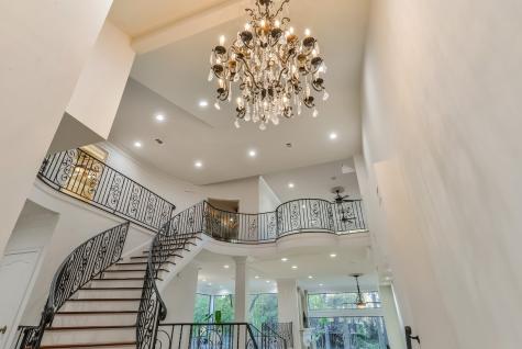 15 W Shady Lane B Houston TX 77063
