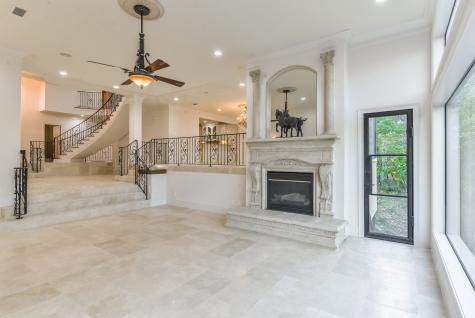 15 W Shady Lane B Houston TX 77063