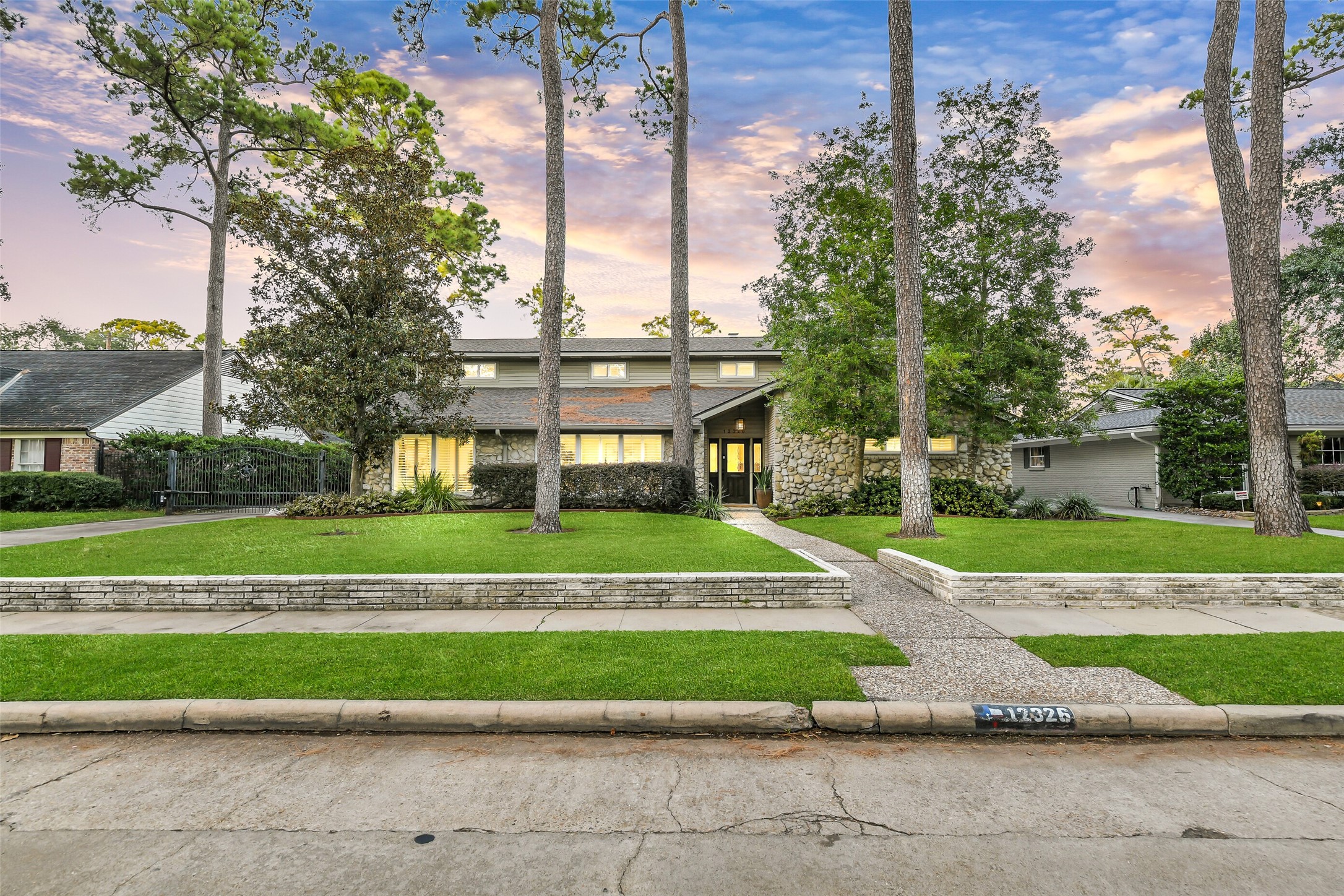 12326 Old Oaks Drive Houston TX 77024