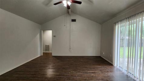 210 Brigadoon Lane Friendswood TX 77546