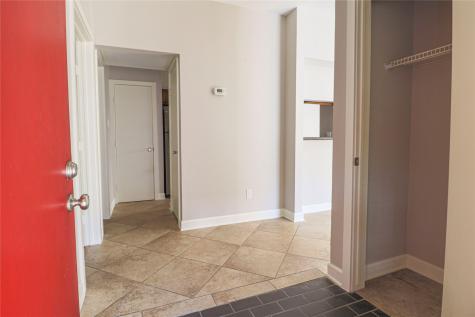 2025 Augusta Drive 1005 Houston TX 77057