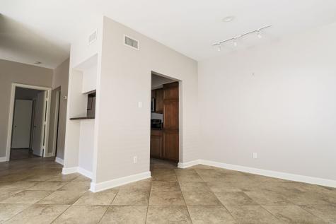2025 Augusta Drive 1005 Houston TX 77057
