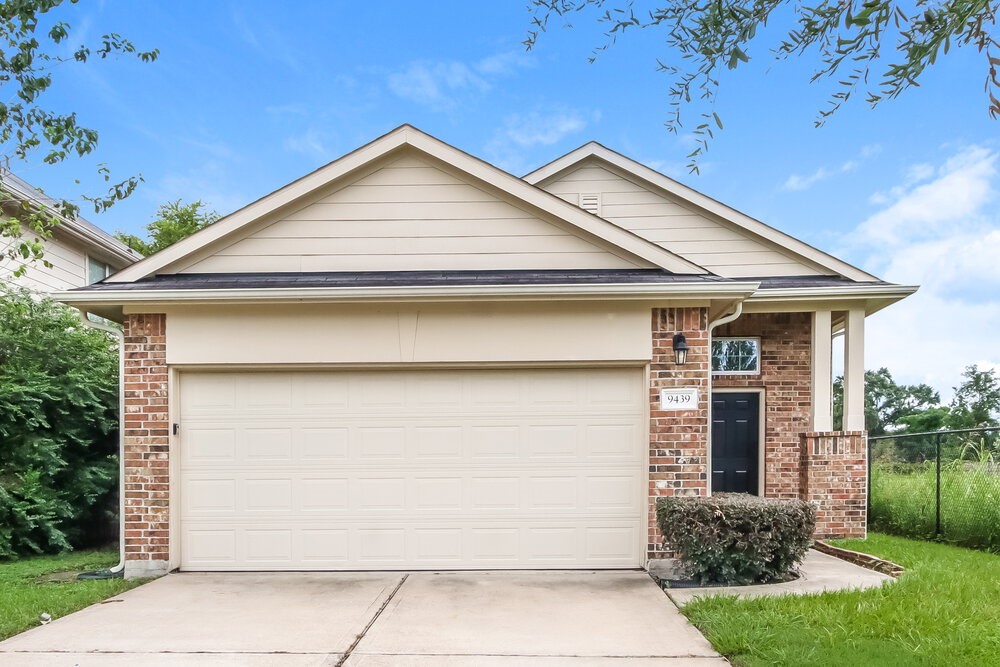 9439 Spring Miller Drive Houston TX 77070