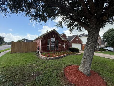 2310 Megellan Point Lane Pearland TX 77584