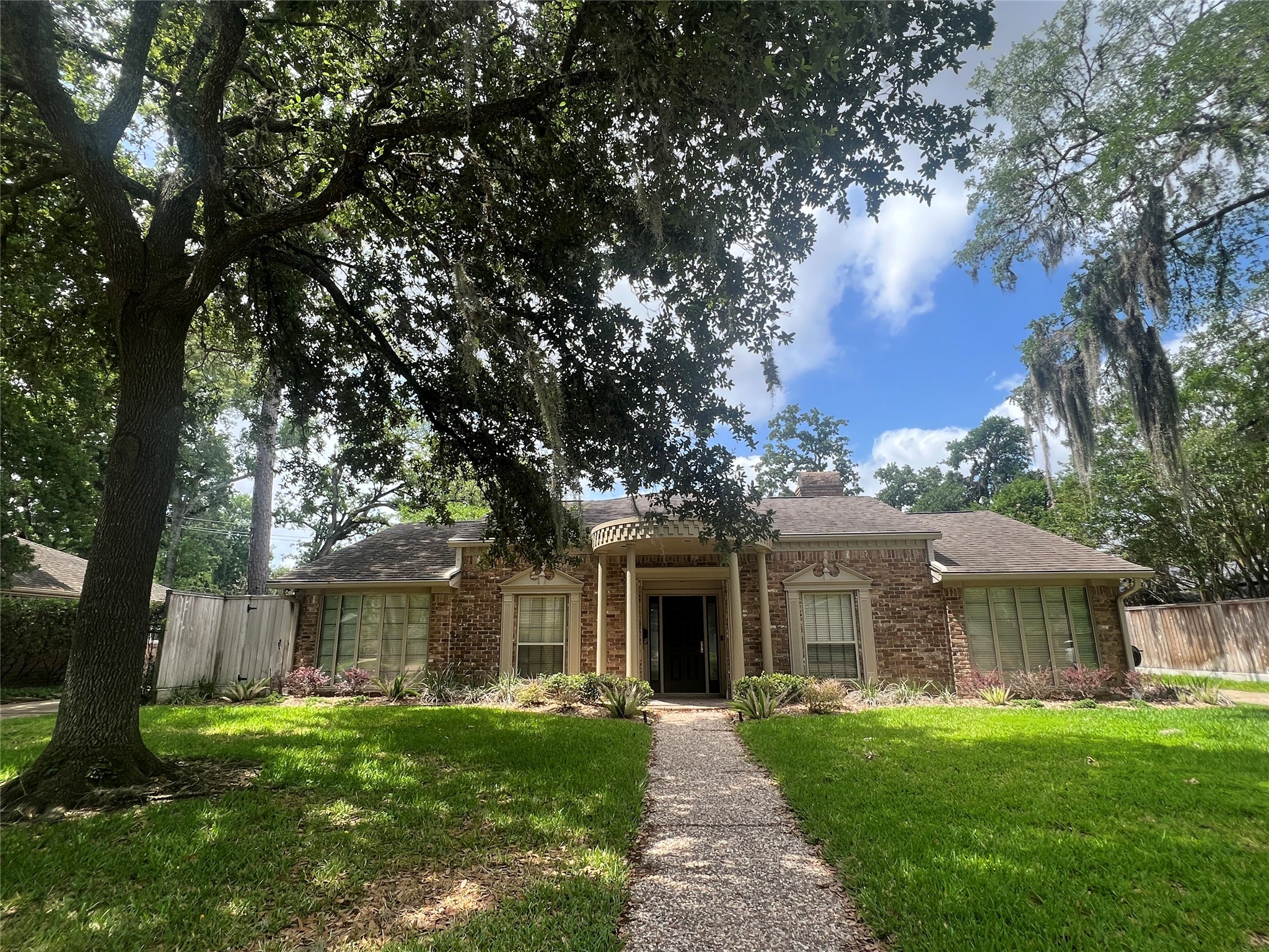 10319 Green Tree Road Houston TX 77042