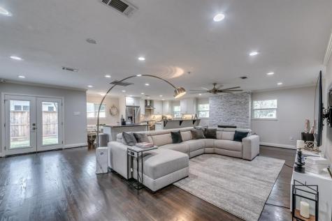 331 W 30th Street Houston TX 77018