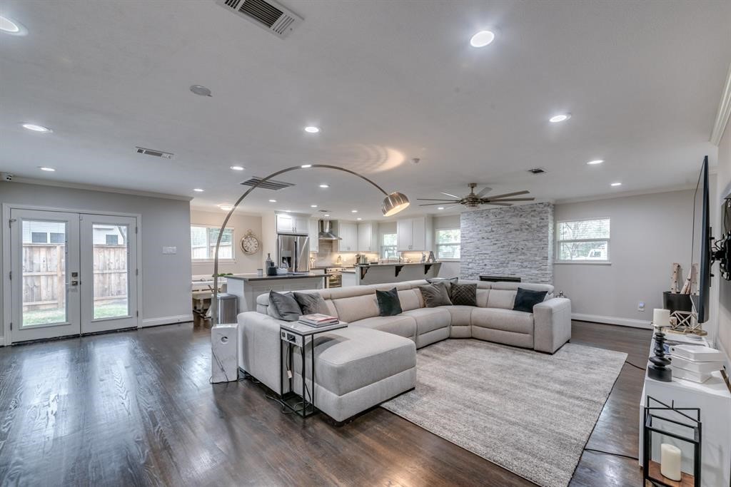 331 W 30th Street Houston TX 77018