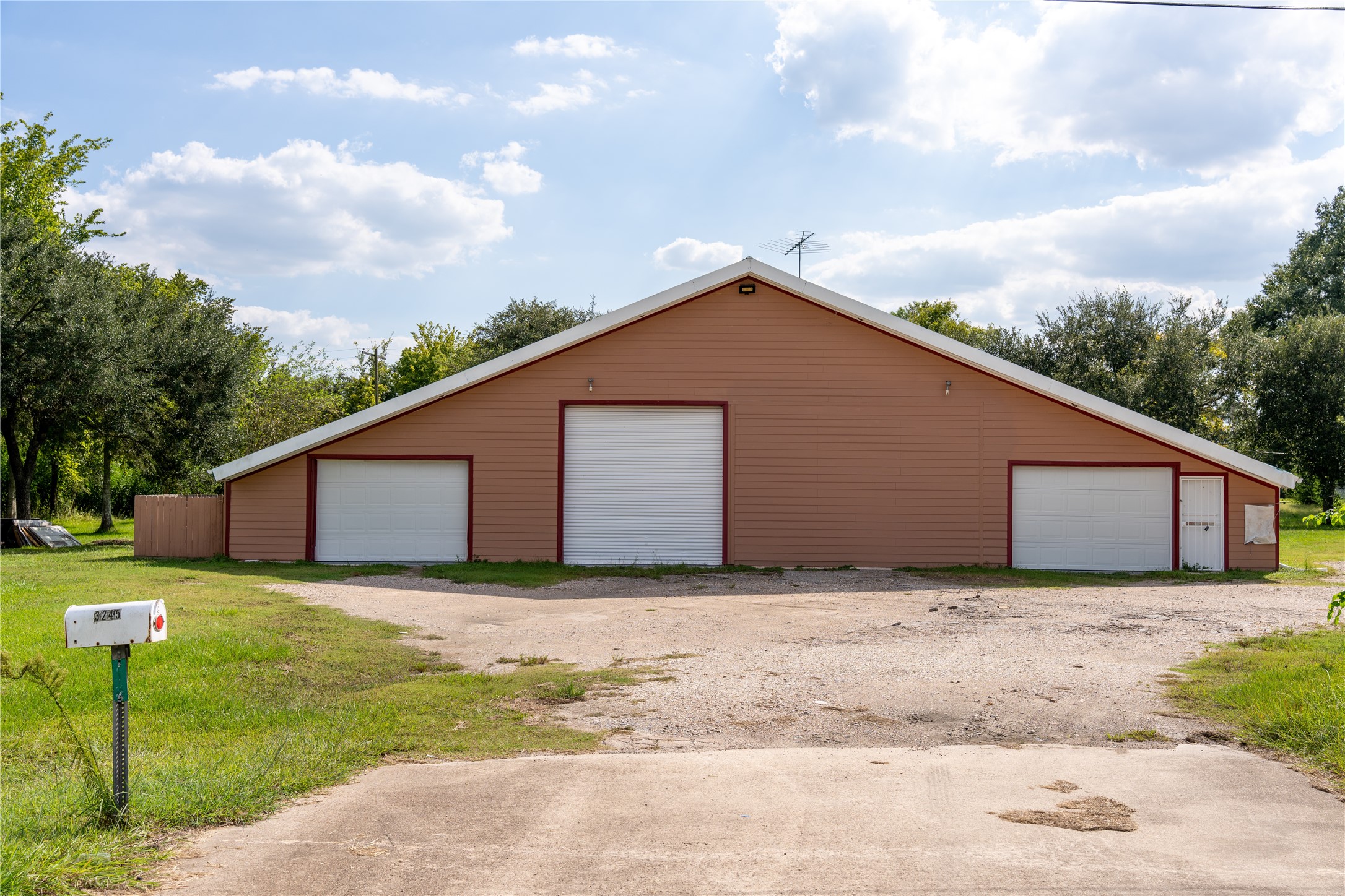 3245 W Highway 6 Alvin TX 77511
