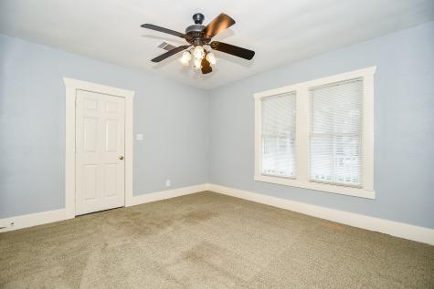 1017 W Cavalcade Street Houston TX 77009