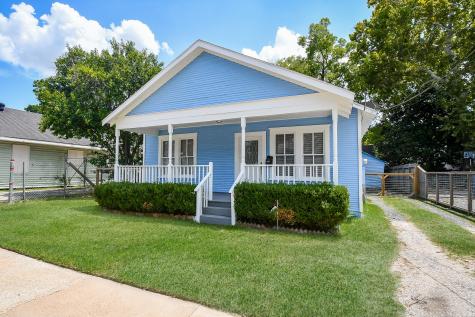 1017 W Cavalcade Street Houston TX 77009