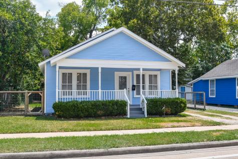 1017 W Cavalcade Street Houston TX 77009