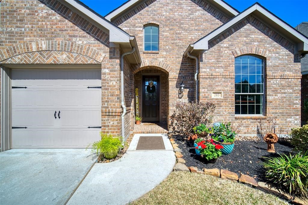 203 N Vershire Circle Magnolia TX 77354