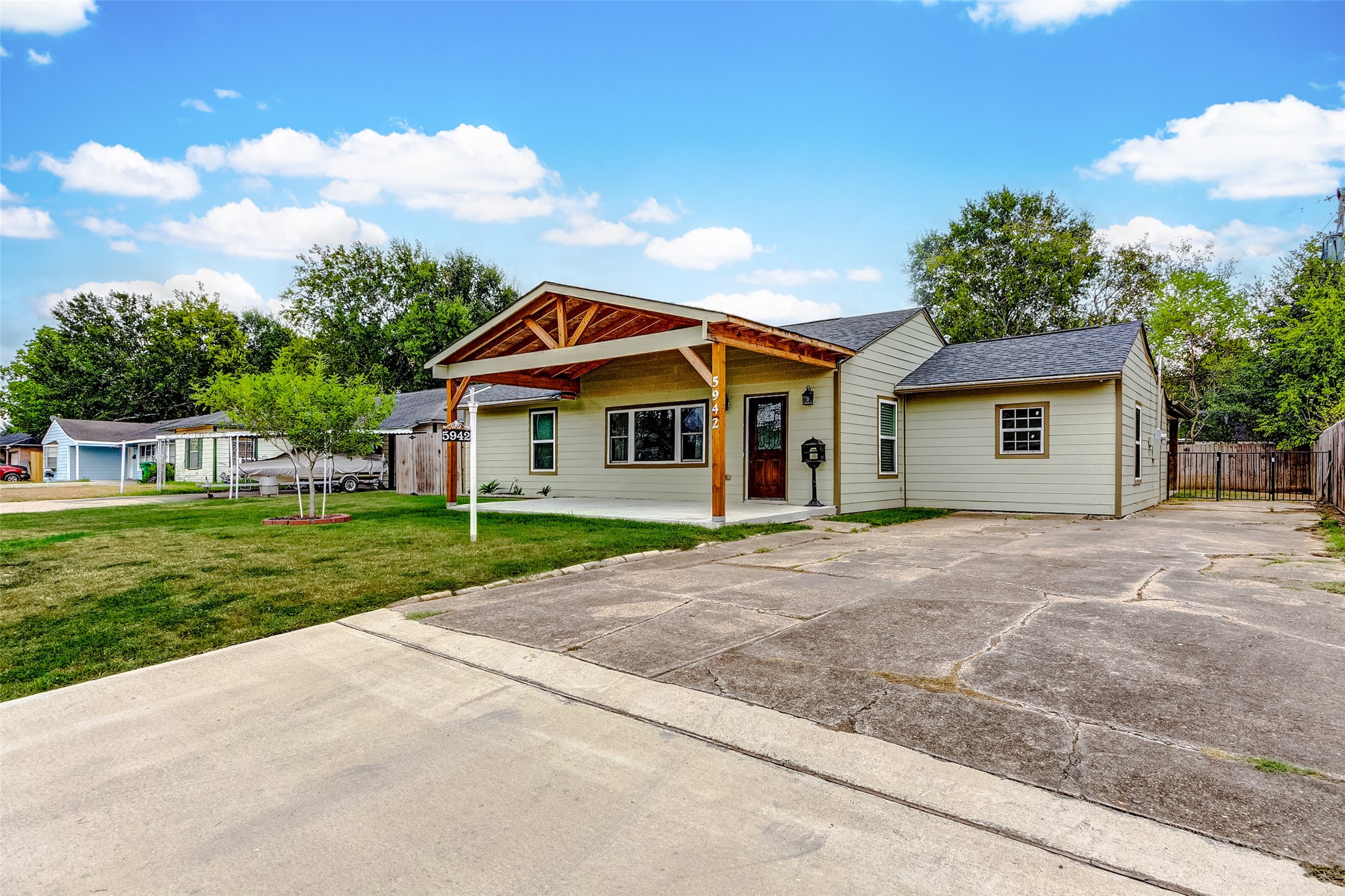 5942 Southford Street Houston TX 77033