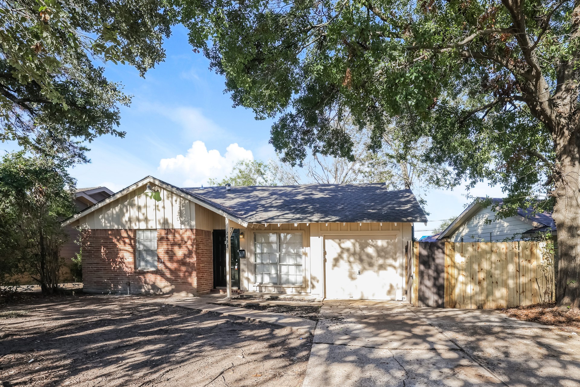 12433 Ledger Lane Houston TX 77015