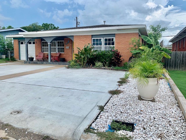 1114 Bayou Circle Galveston TX 77551