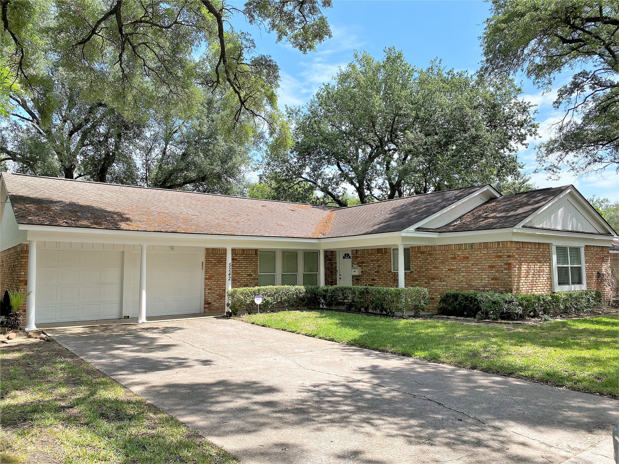 5242 Beechnut Street Houston TX 77096