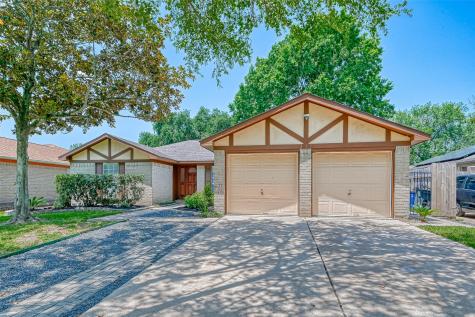 311 Baycrest Drive League City TX 77573
