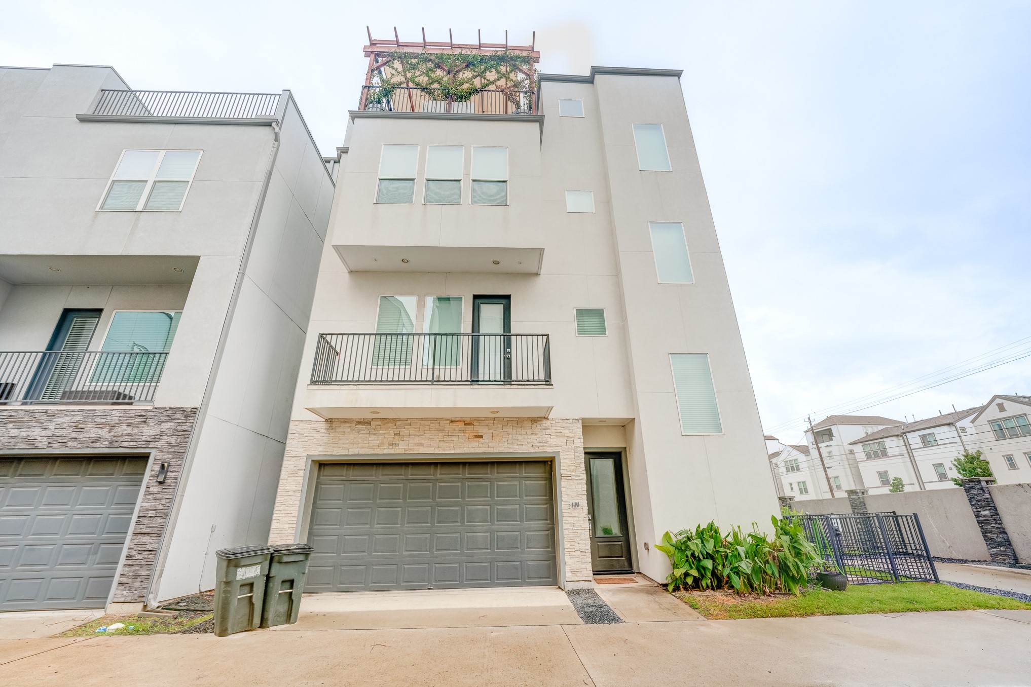 8409 Hempstead Road I Houston TX 77008