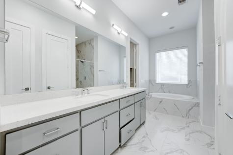 8409 Hempstead Road I Houston TX 77008