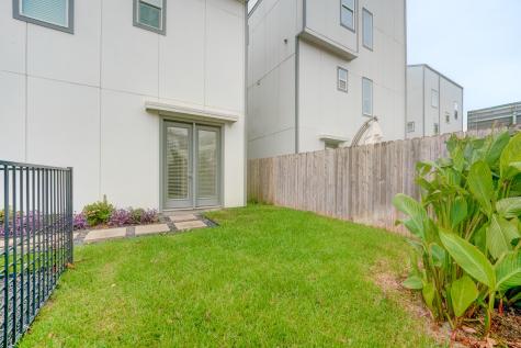 8409 Hempstead Road I Houston TX 77008