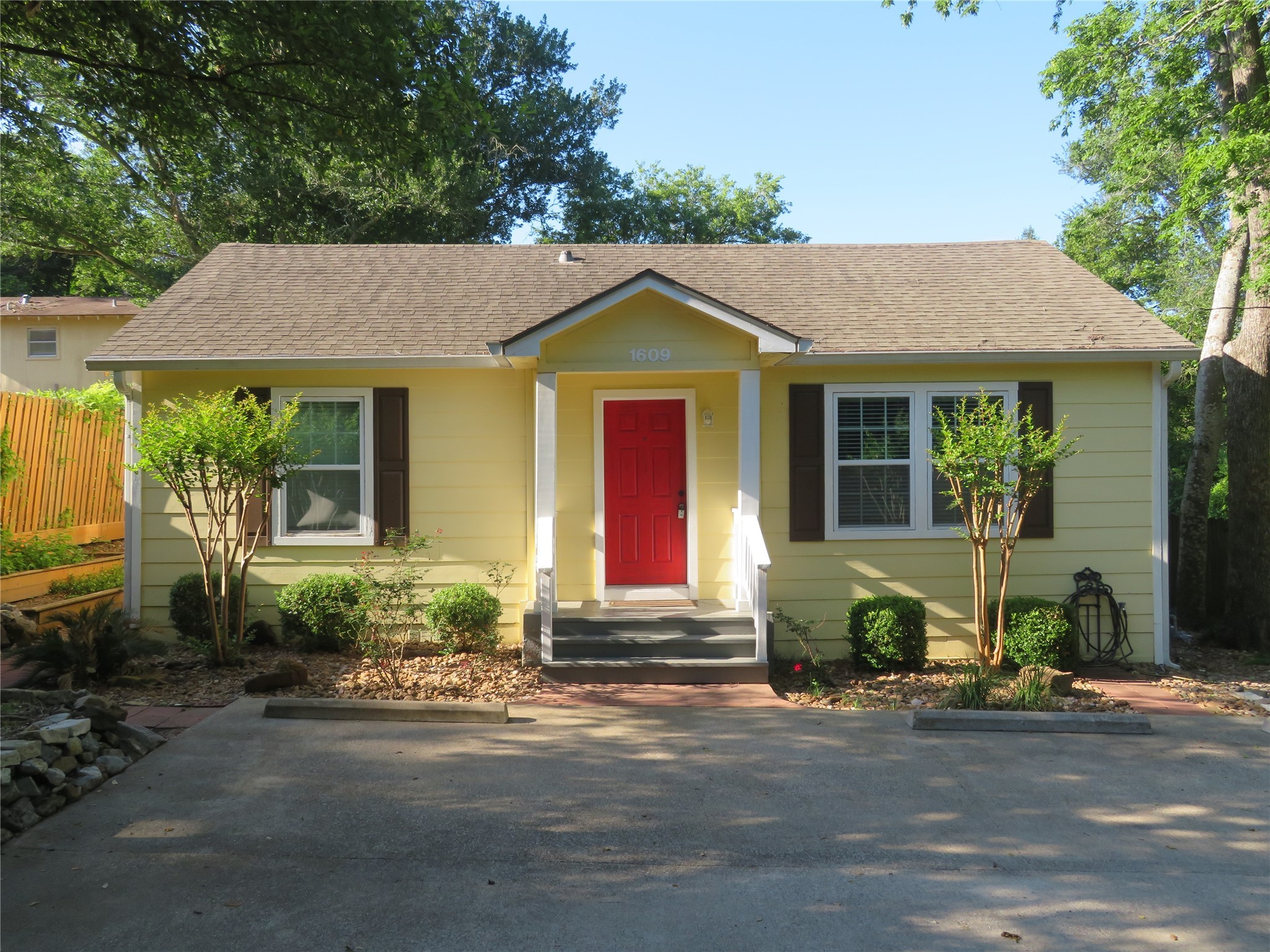 1609 13 1/2 Street Huntsville TX 77340