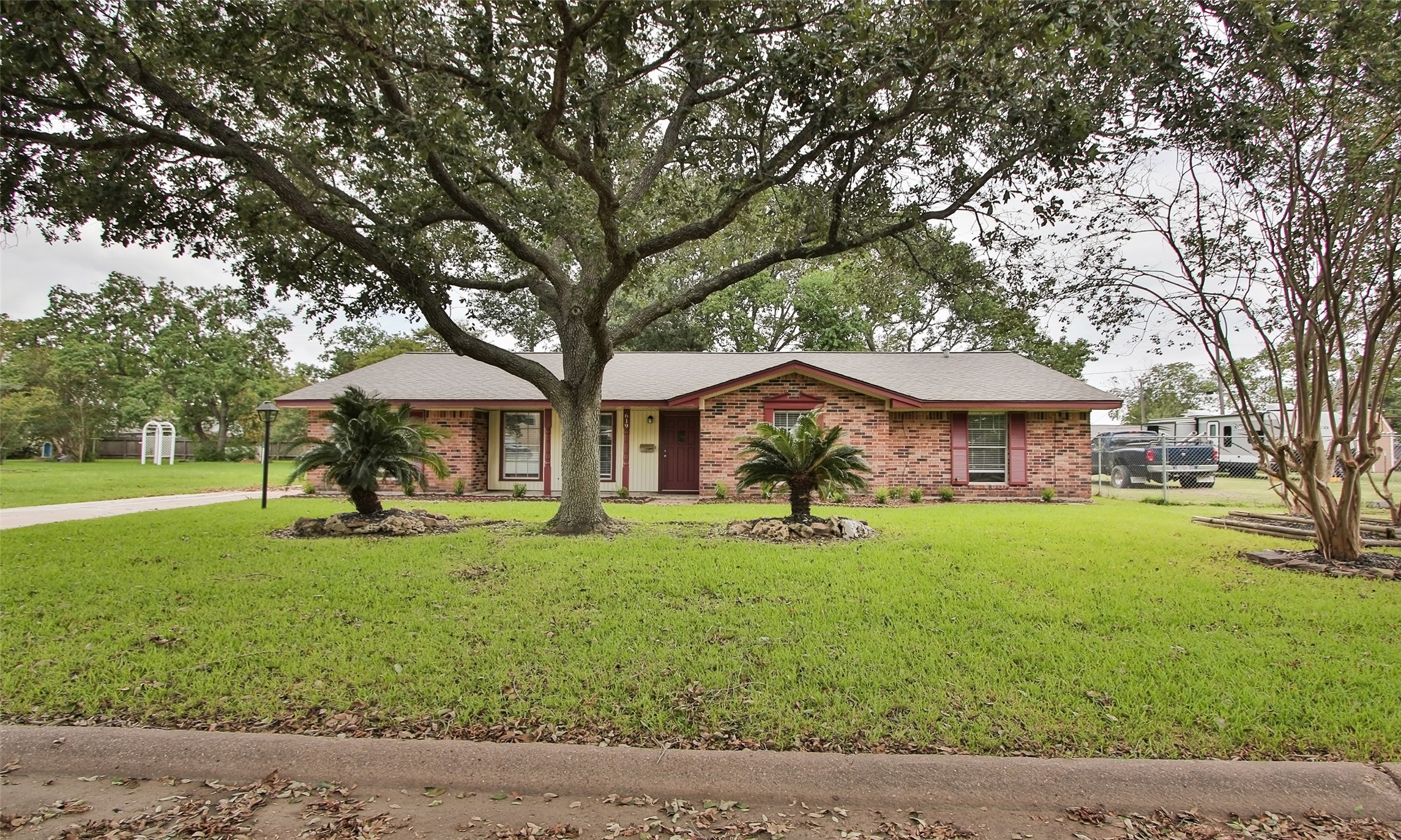 619 S 4th Street La Porte TX 77571