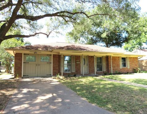 912 Peach Street El Campo TX 77437
