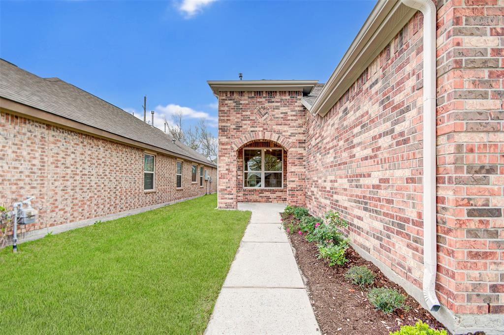 1610 Thornhollow Drive Houston TX 77014