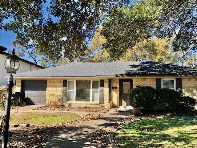 2110 Woodcrest Drive Houston TX 77018