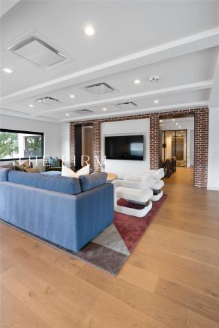 3001 W 11th Street 131 Houston TX 77008