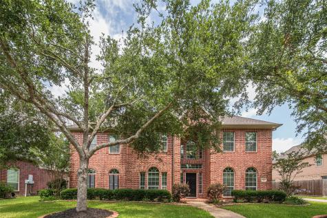 312 Falcon Lake Drive Friendswood TX 77546