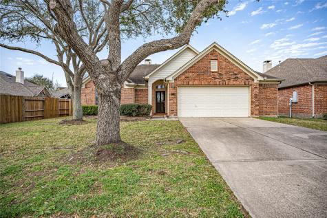 2215 Waters Edge Lane League City TX 77573