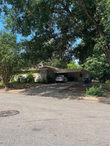 406 Palm Street Huntsville TX 77340