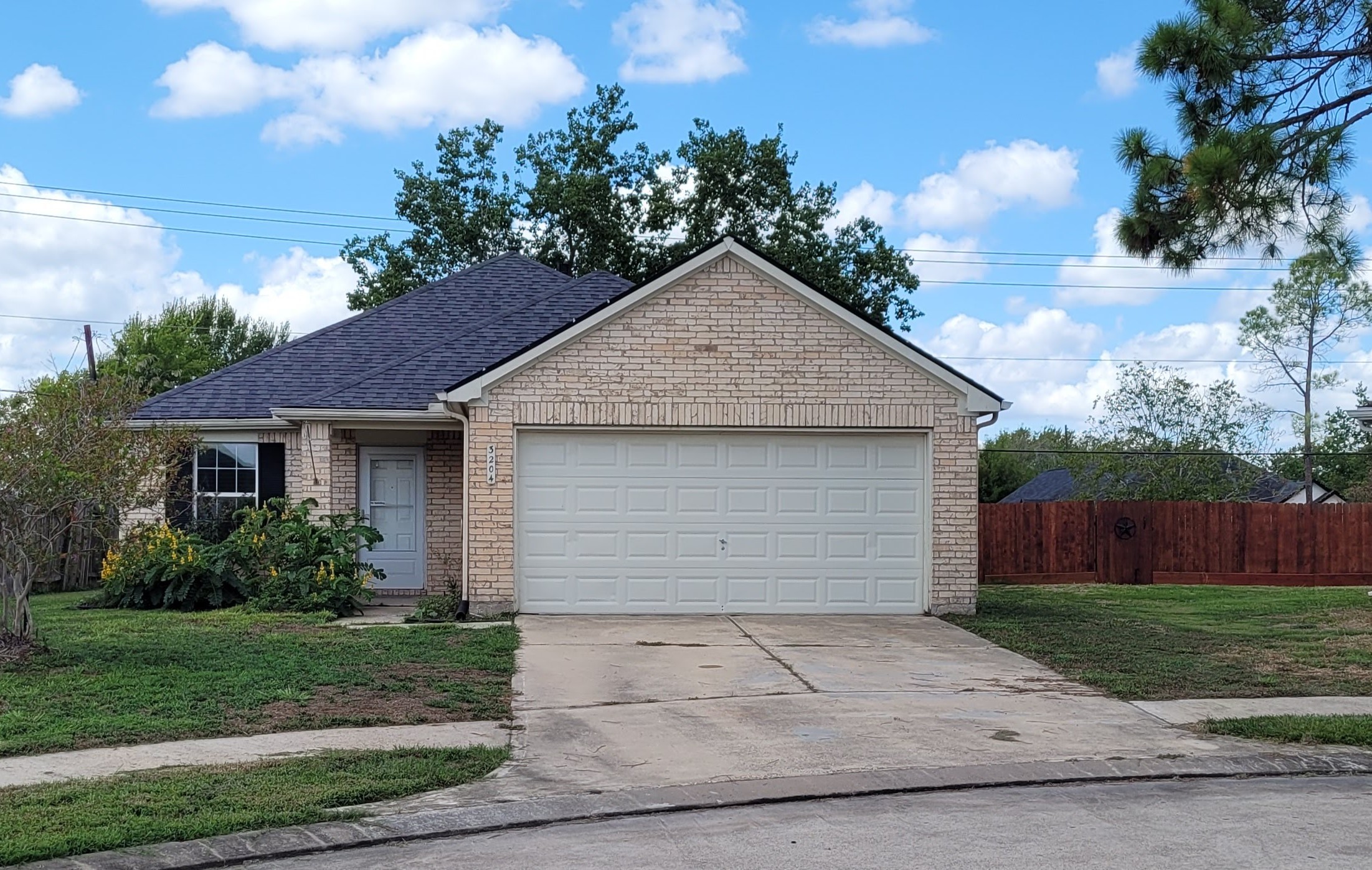 3204 Adams Street Pearland TX 77584