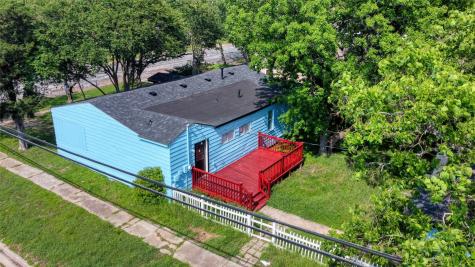 629 17th Avenue N Texas City TX 77590