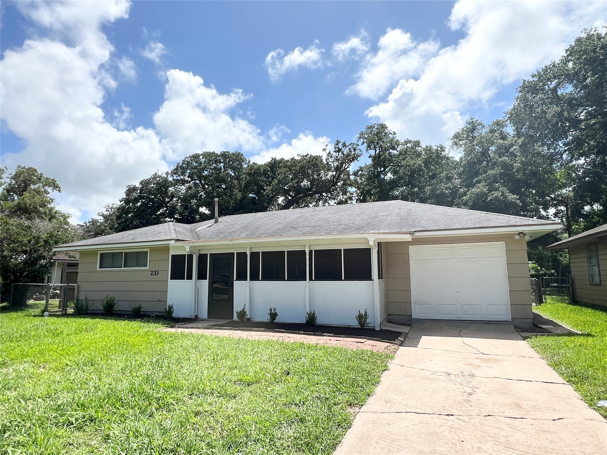 233 Caladium Street Lake Jackson TX 77566