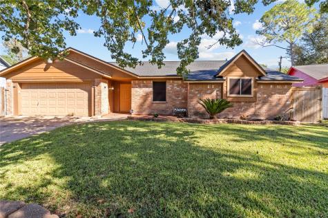 2202 Colonial Court N League City TX 77573
