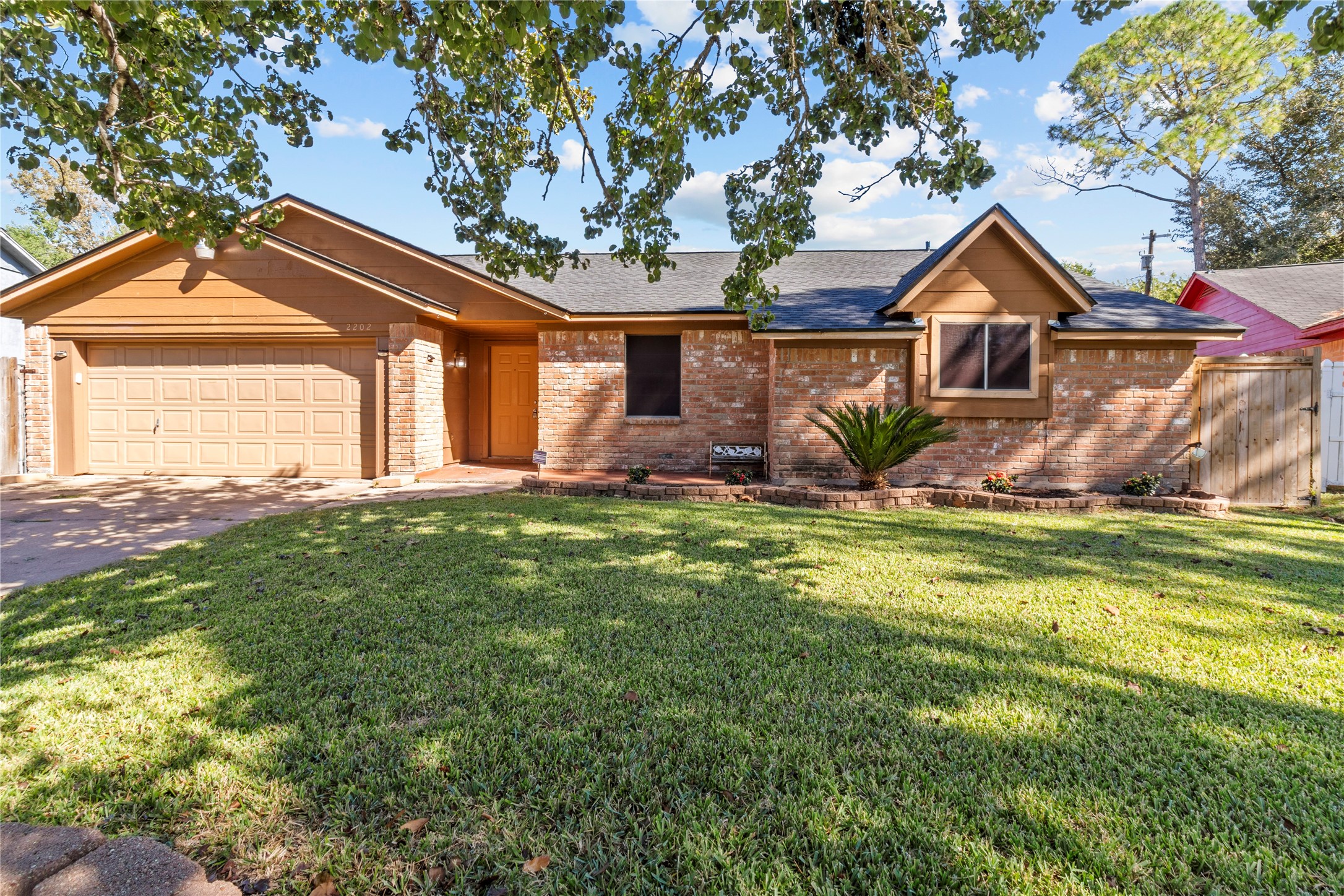 2202 Colonial Court N League City TX 77573