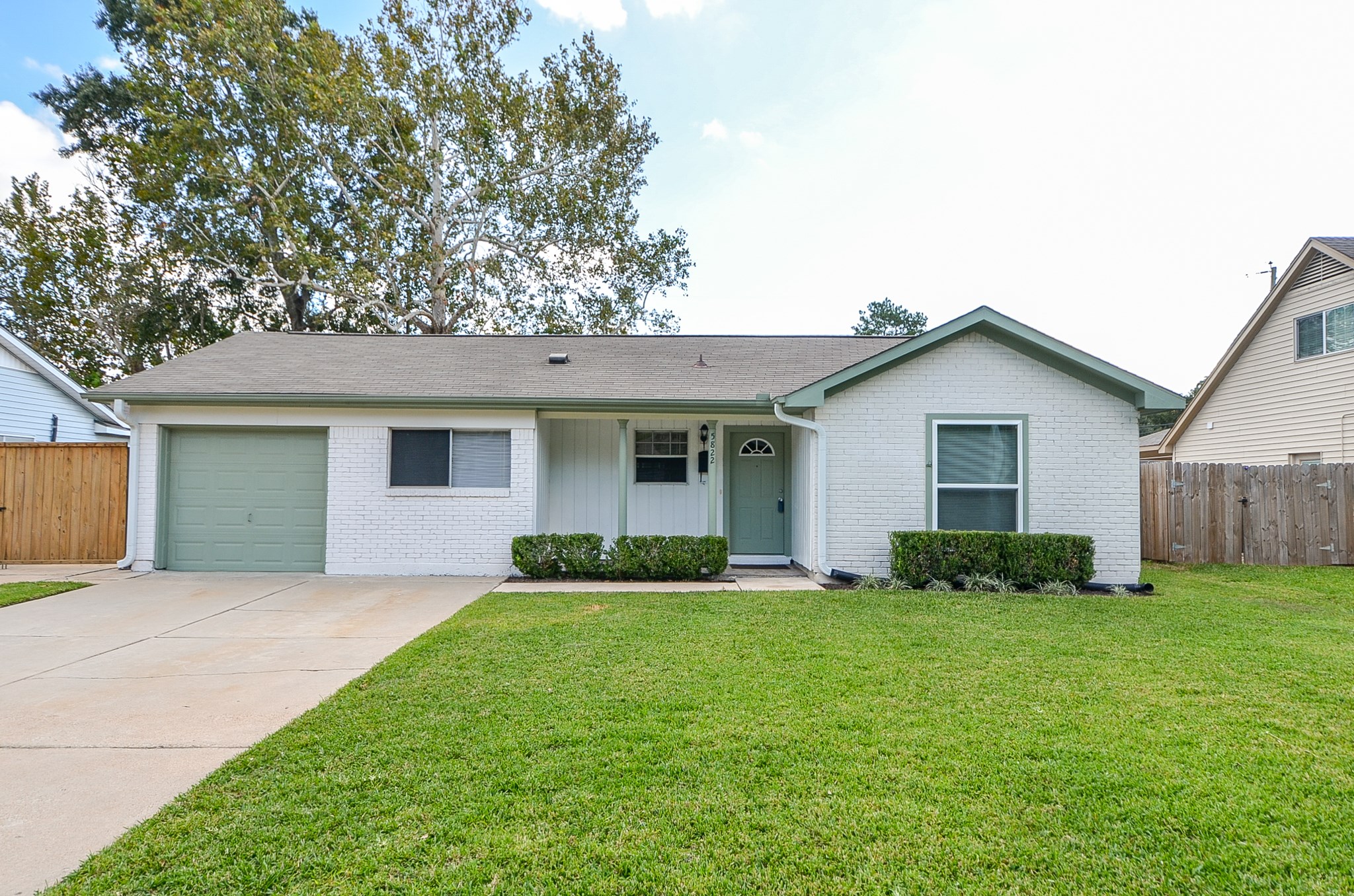 5822 Chinaberry Drive Houston TX 77092