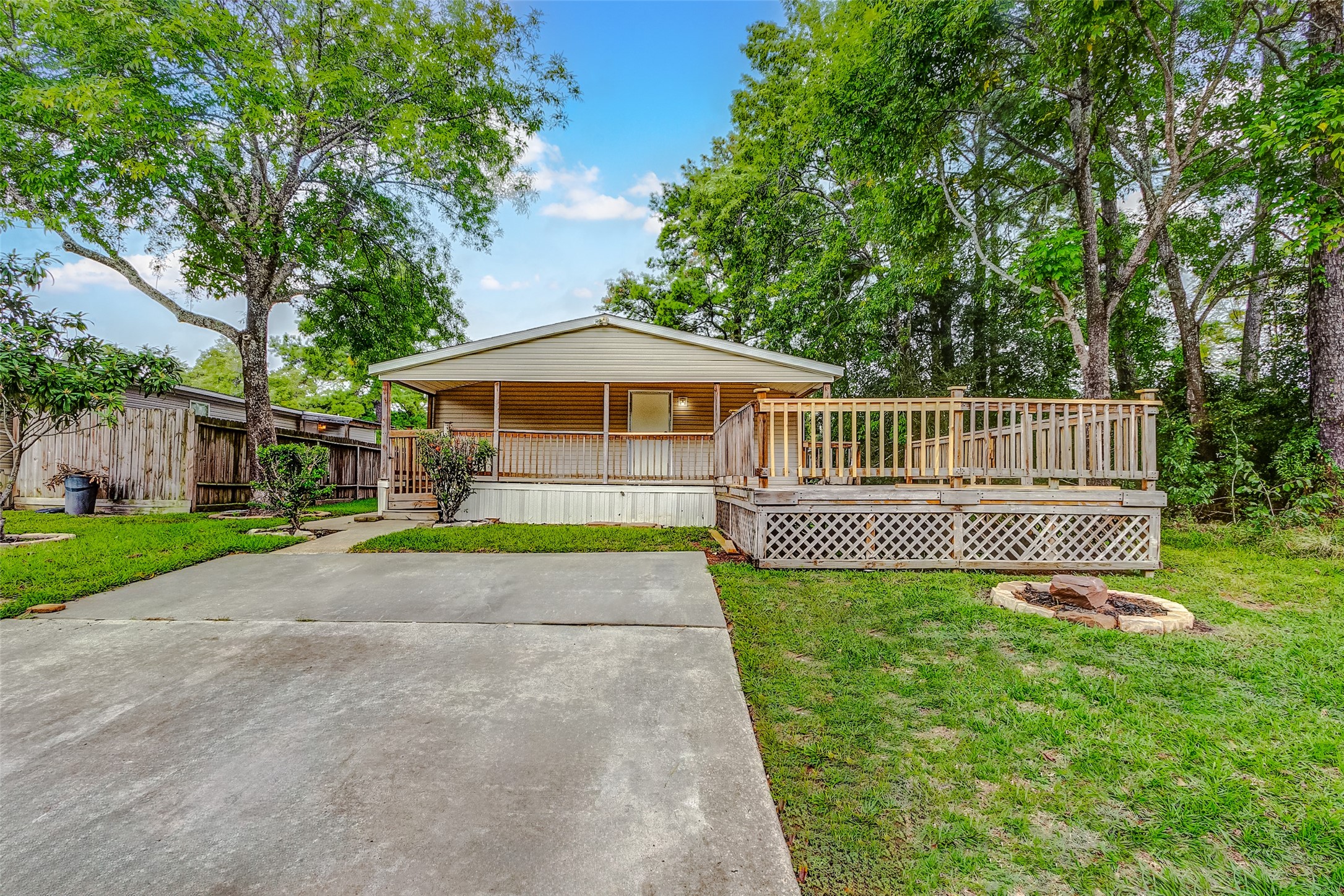 811 De Lorean Court Humble TX 77396
