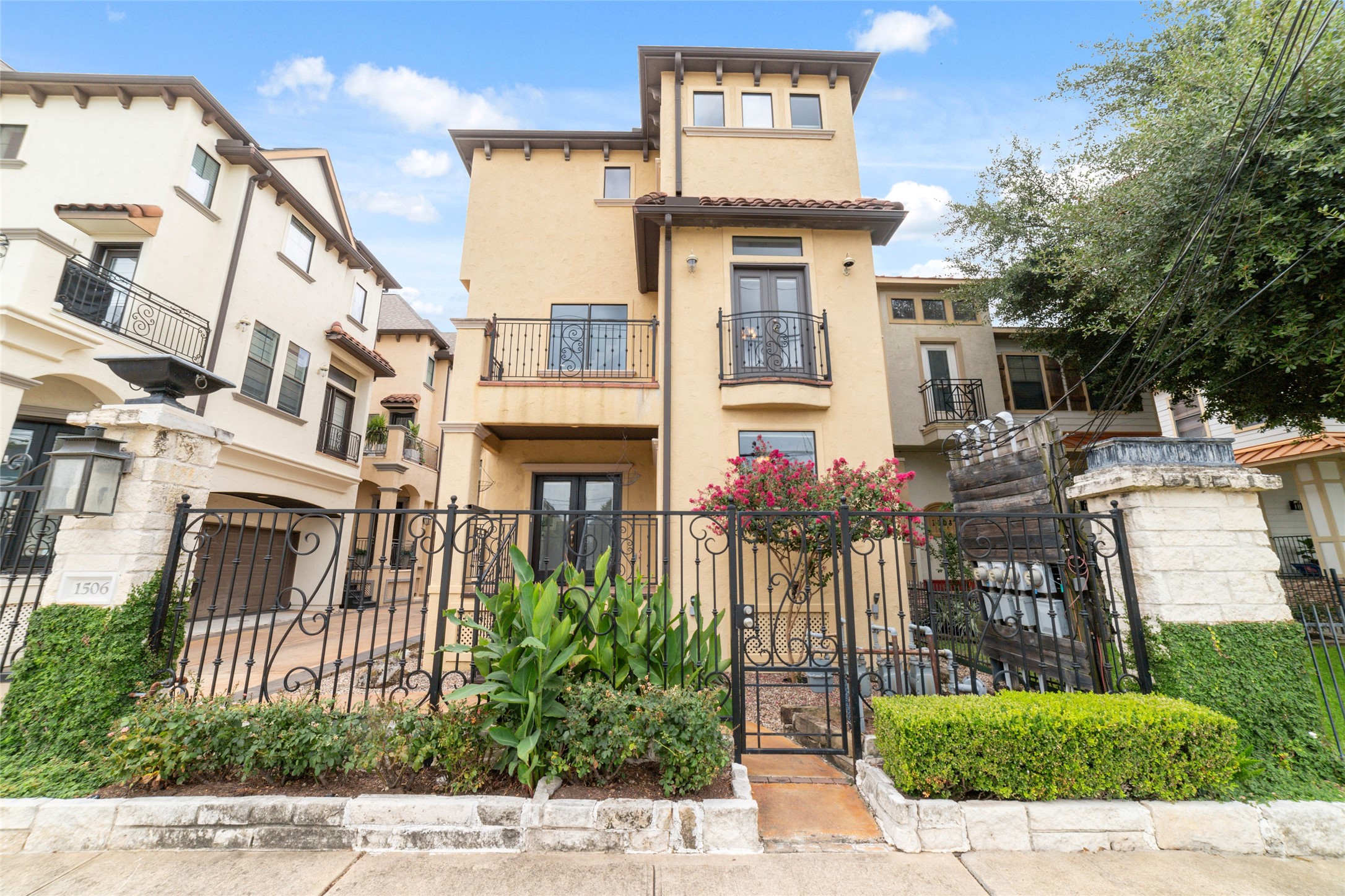 1506 W 23rd Street E Houston TX 77008