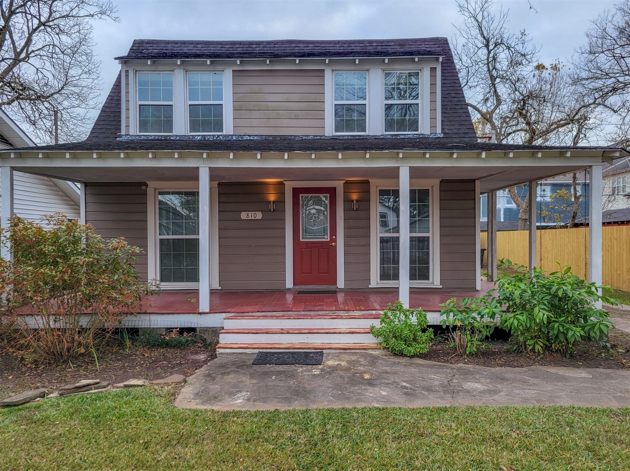 810 E 28th Street Houston TX 77009