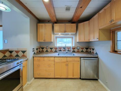810 E 28th Street Houston TX 77009