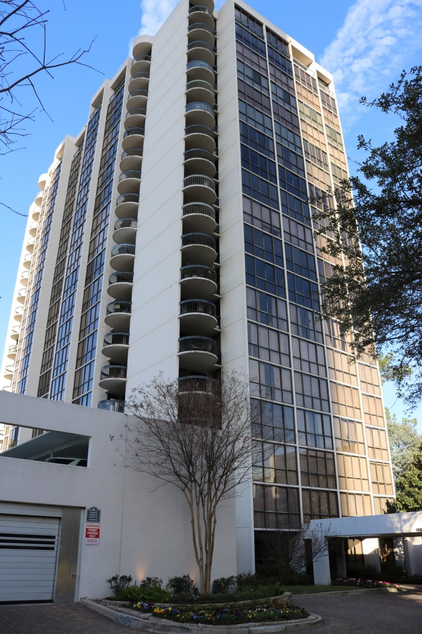5001 Woodway Drive 104 Houston TX 77056