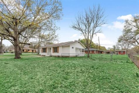 1114 L J Street Brenham TX 77833