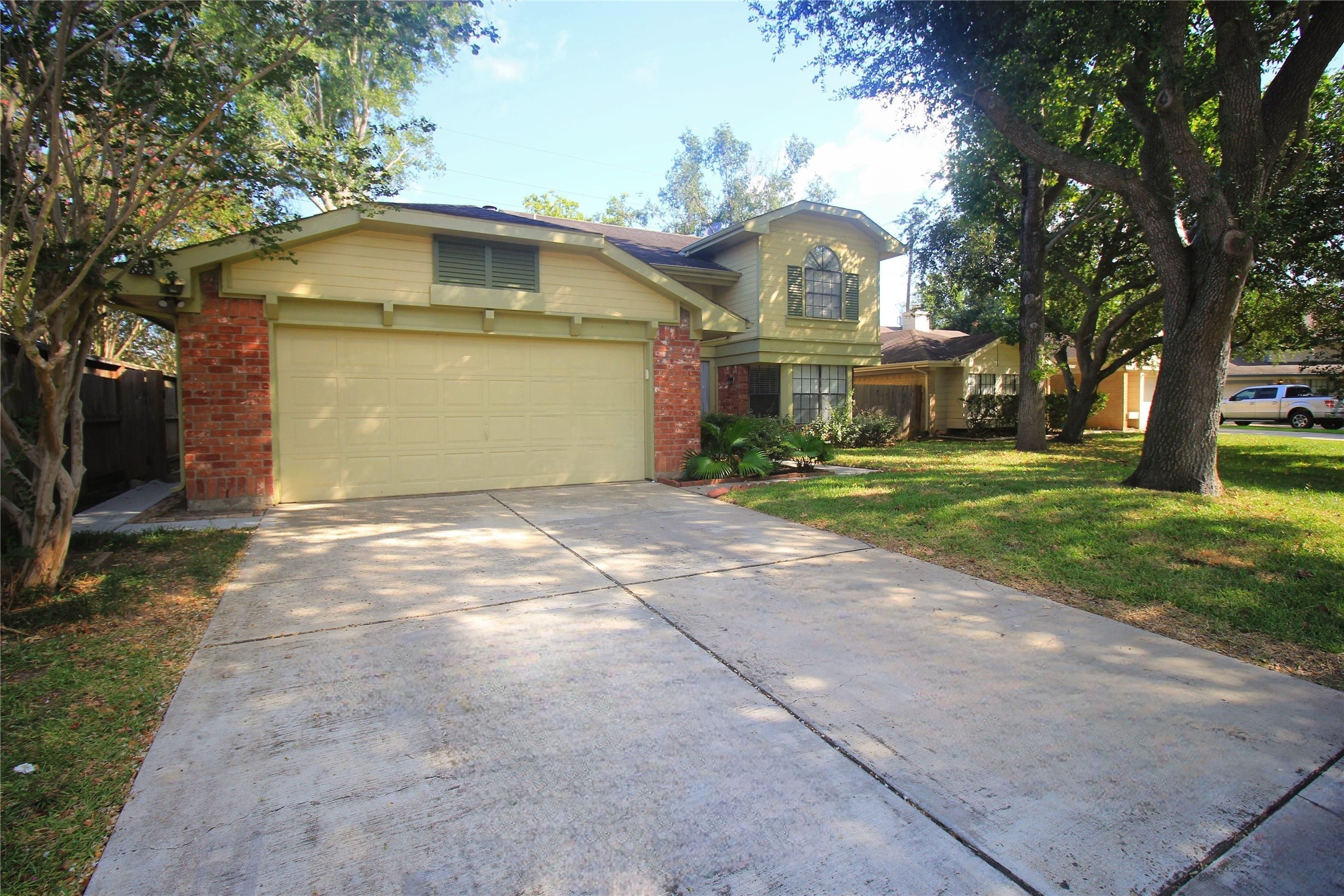 2011 Braesmeadow Lane Sugar Land TX 77479