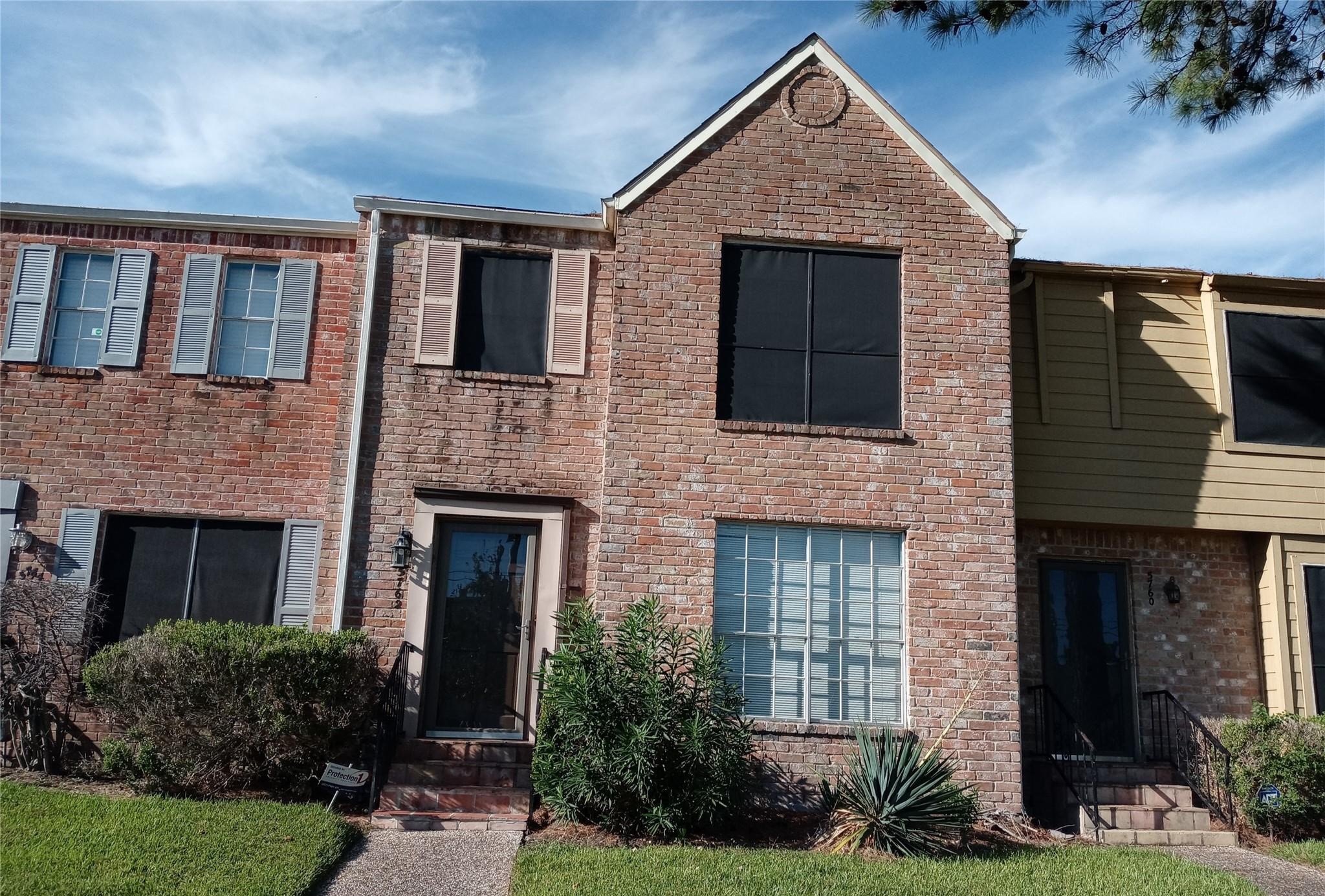 5762 Maple Hill Drive Houston TX 77088